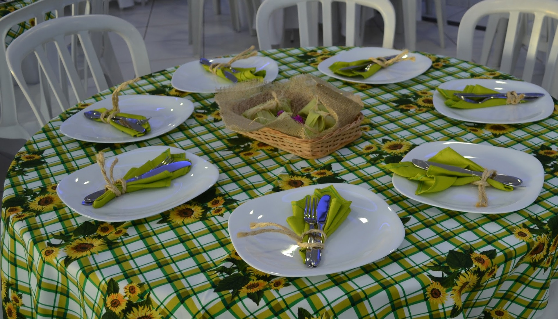 Make Family Memories Around the Meal Table