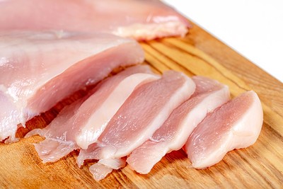 ChickenCloseUpGrainsjpg
