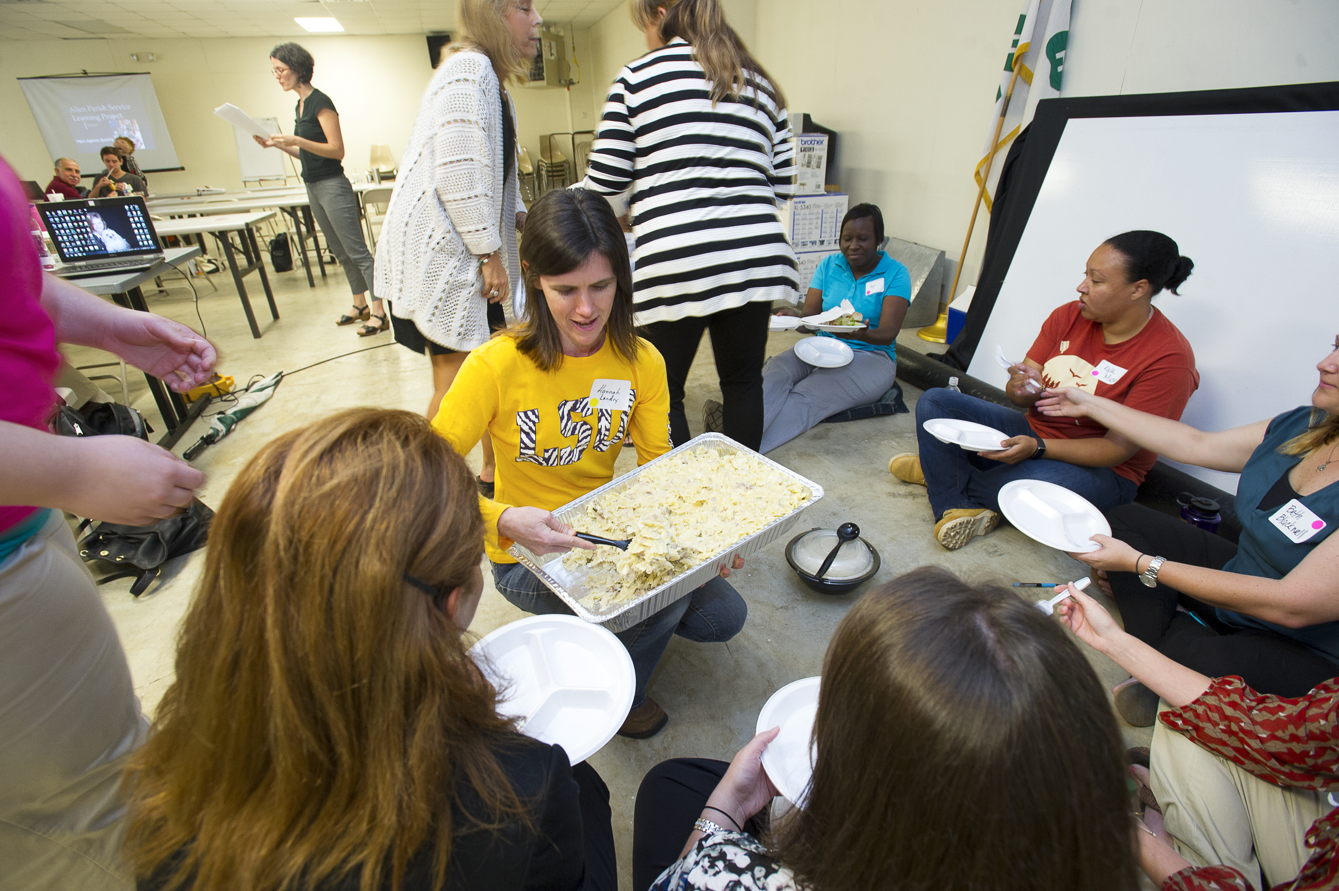 Louisiana 4-Hers, leaders learn about hunger, poverty at training event
