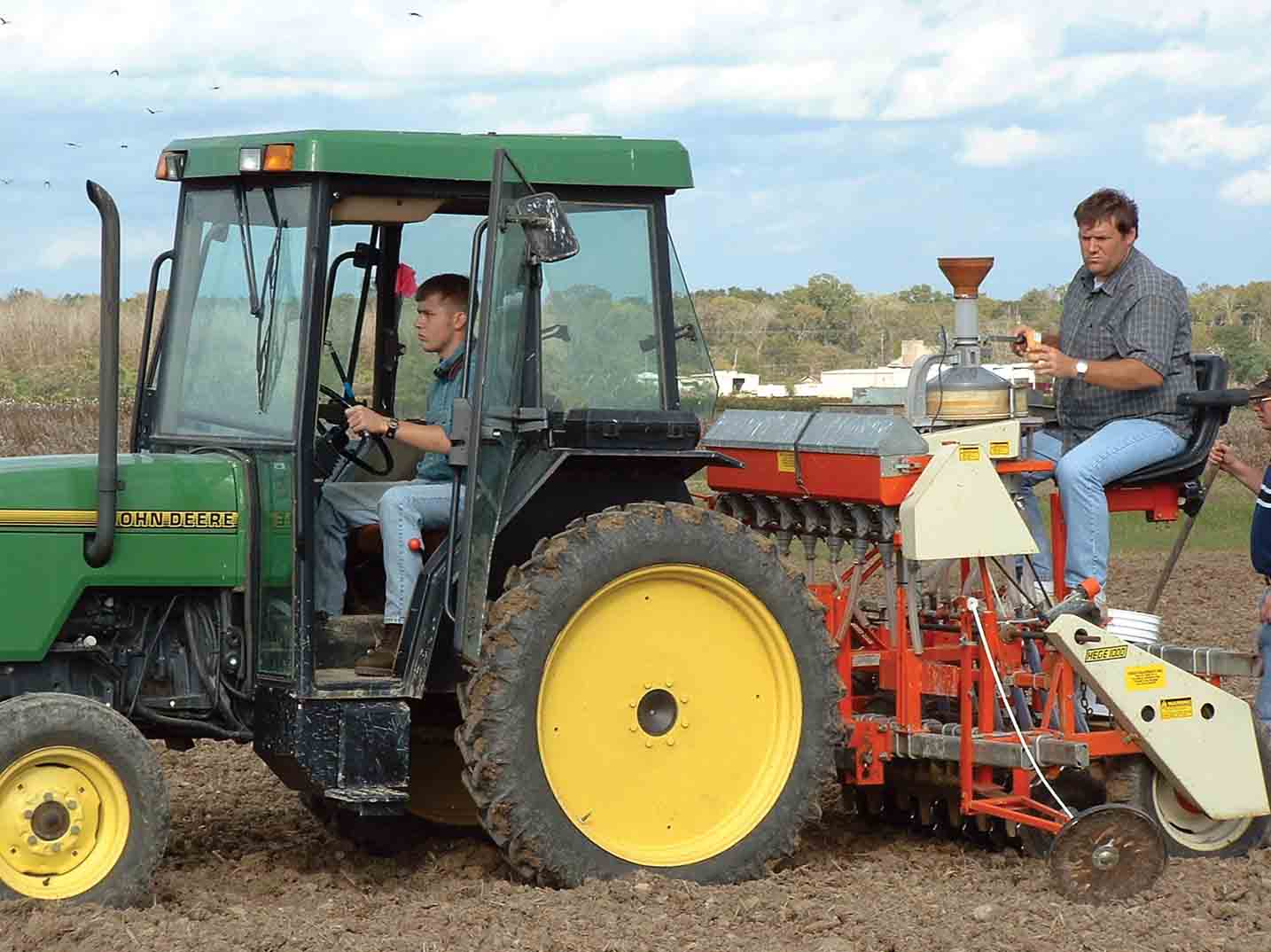 Reassembling the Mix: Breeding Leads to Better Wheat, Oat Varieties