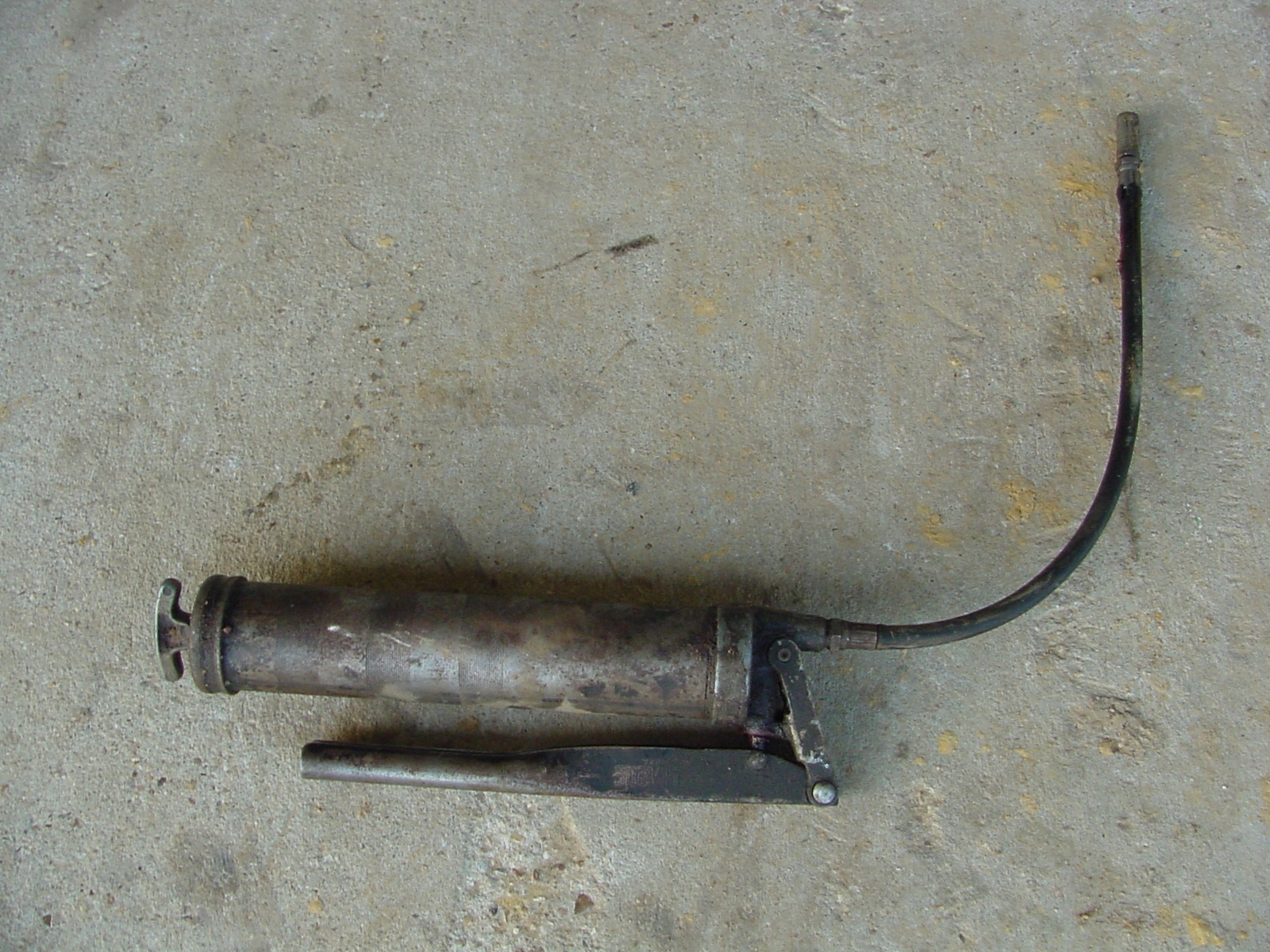 lever-action grease gun