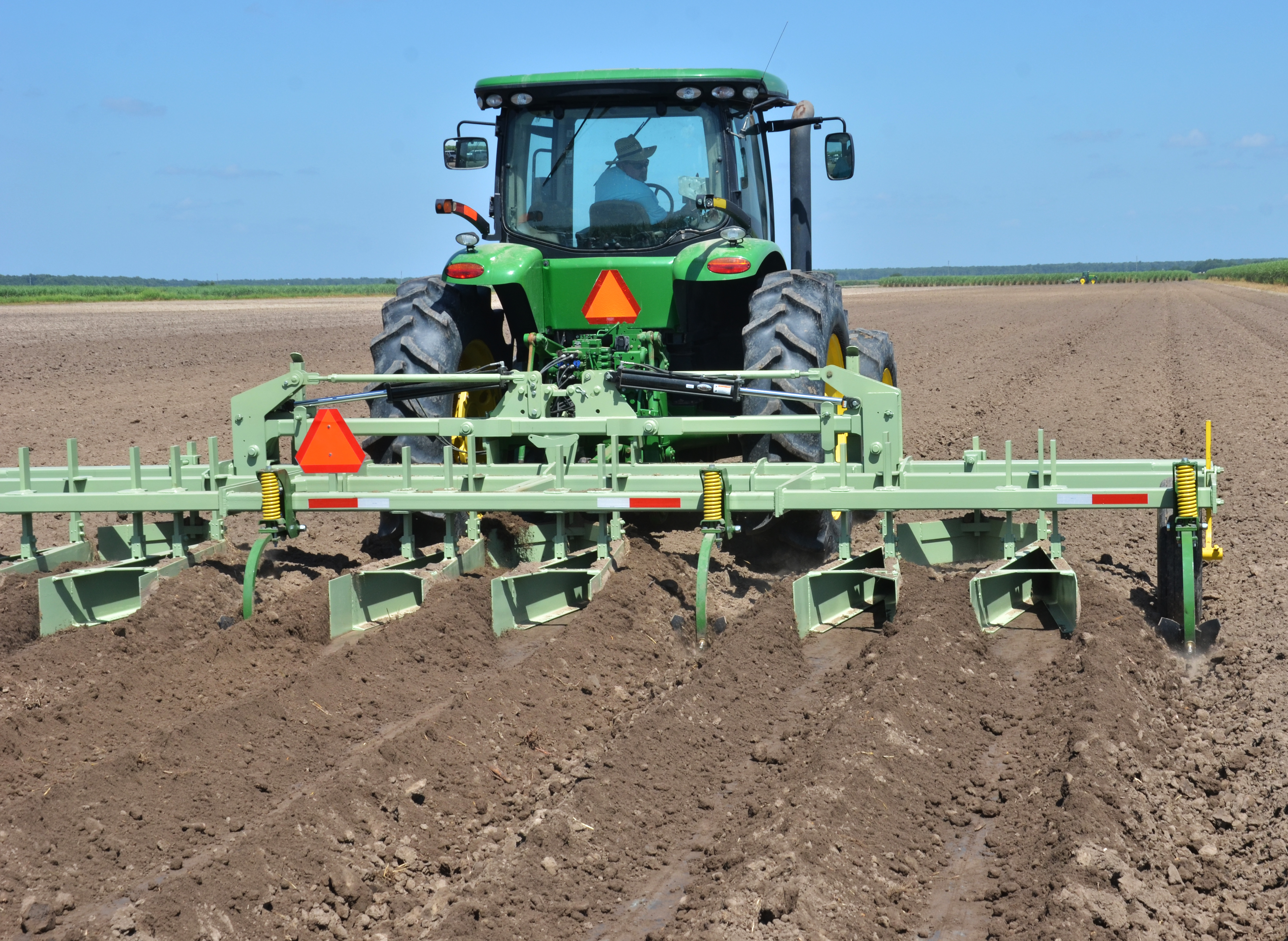 Researchers study double-drill rows for sugarcane
