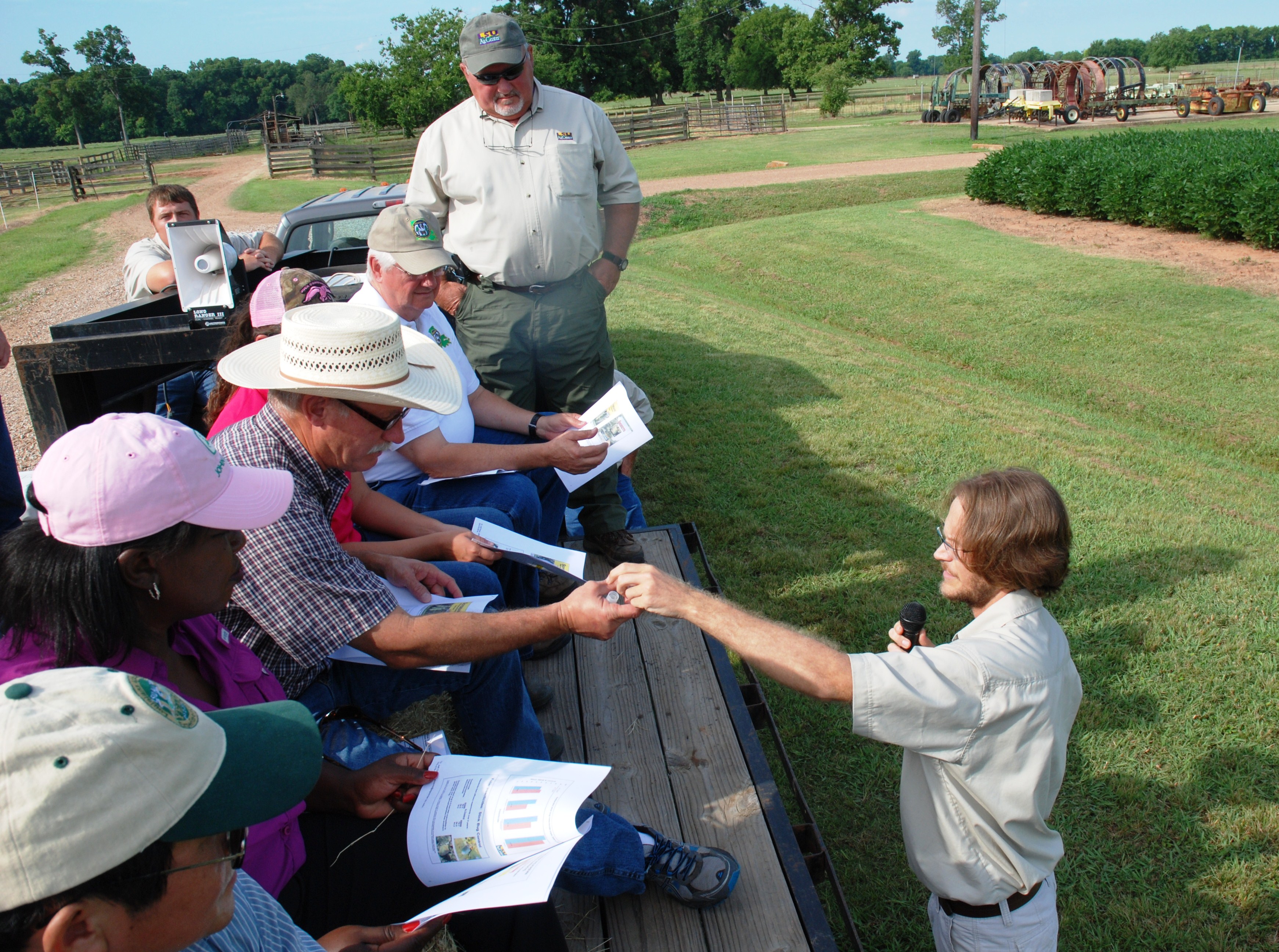 Soybeans, cotton, corn featured at AgCenter field day
