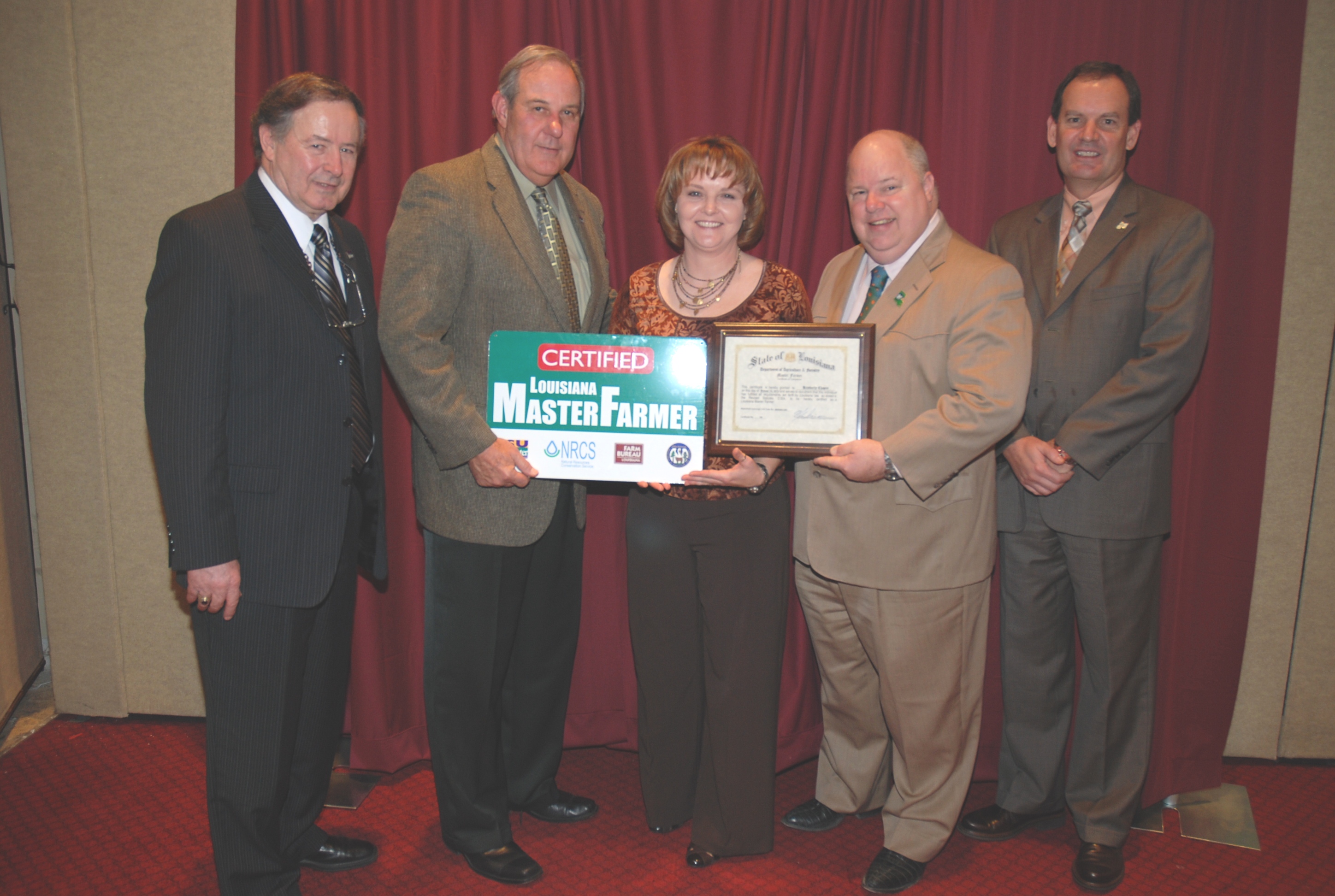 Kimberly Chapin (center), of Winnsboro in Franklin Parish