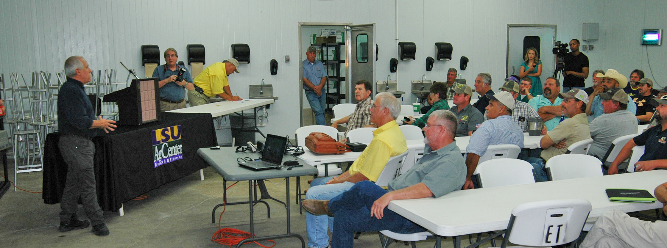 crawfishmeeting.jpg thumbnail