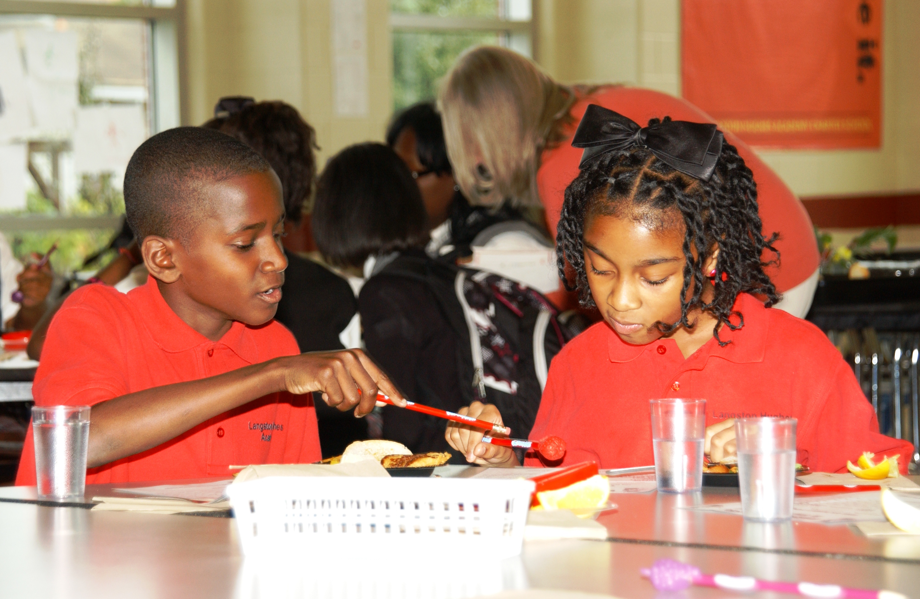 Students give thumbs up for local products in school taste test