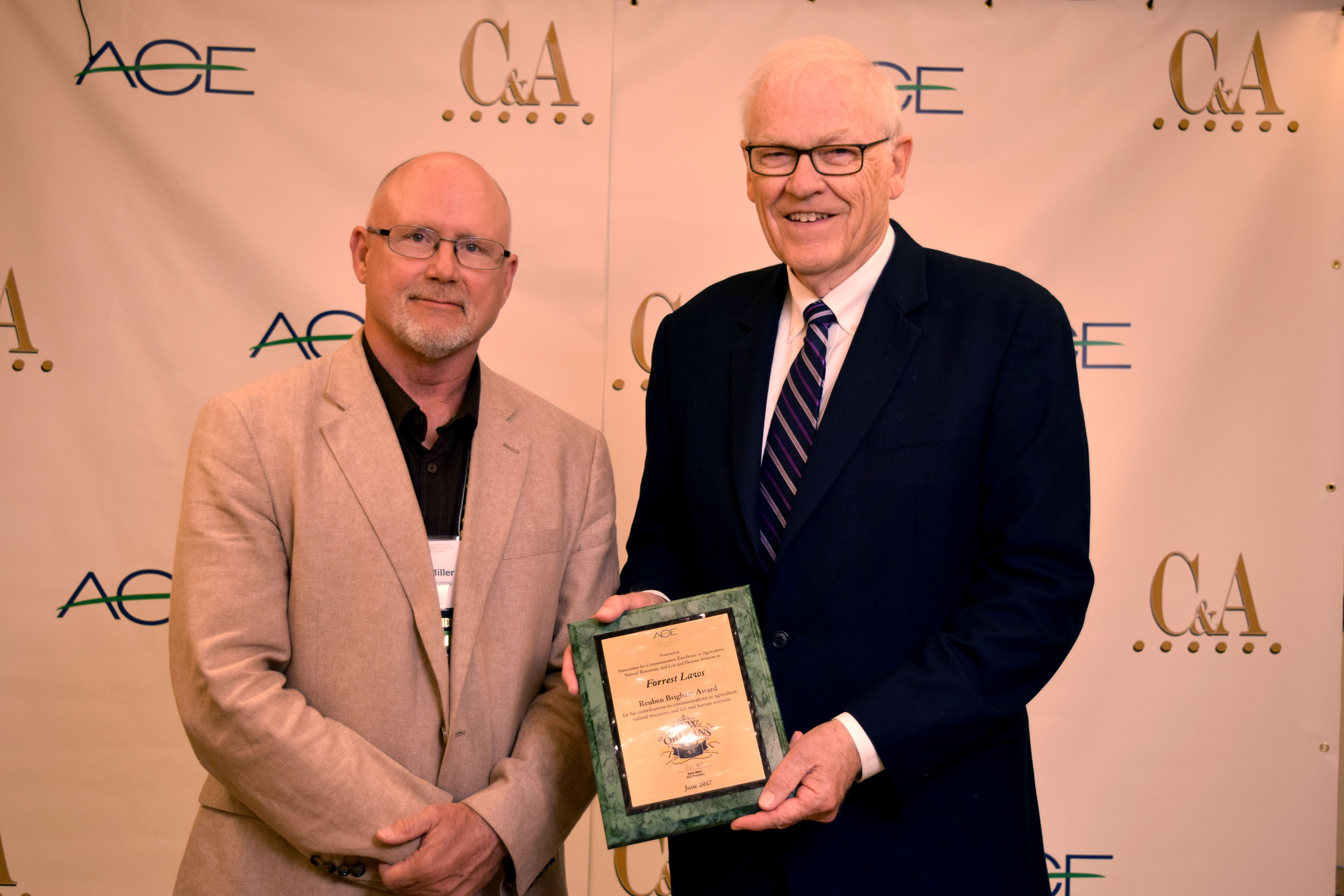 Agricultural journalist receives national communications award