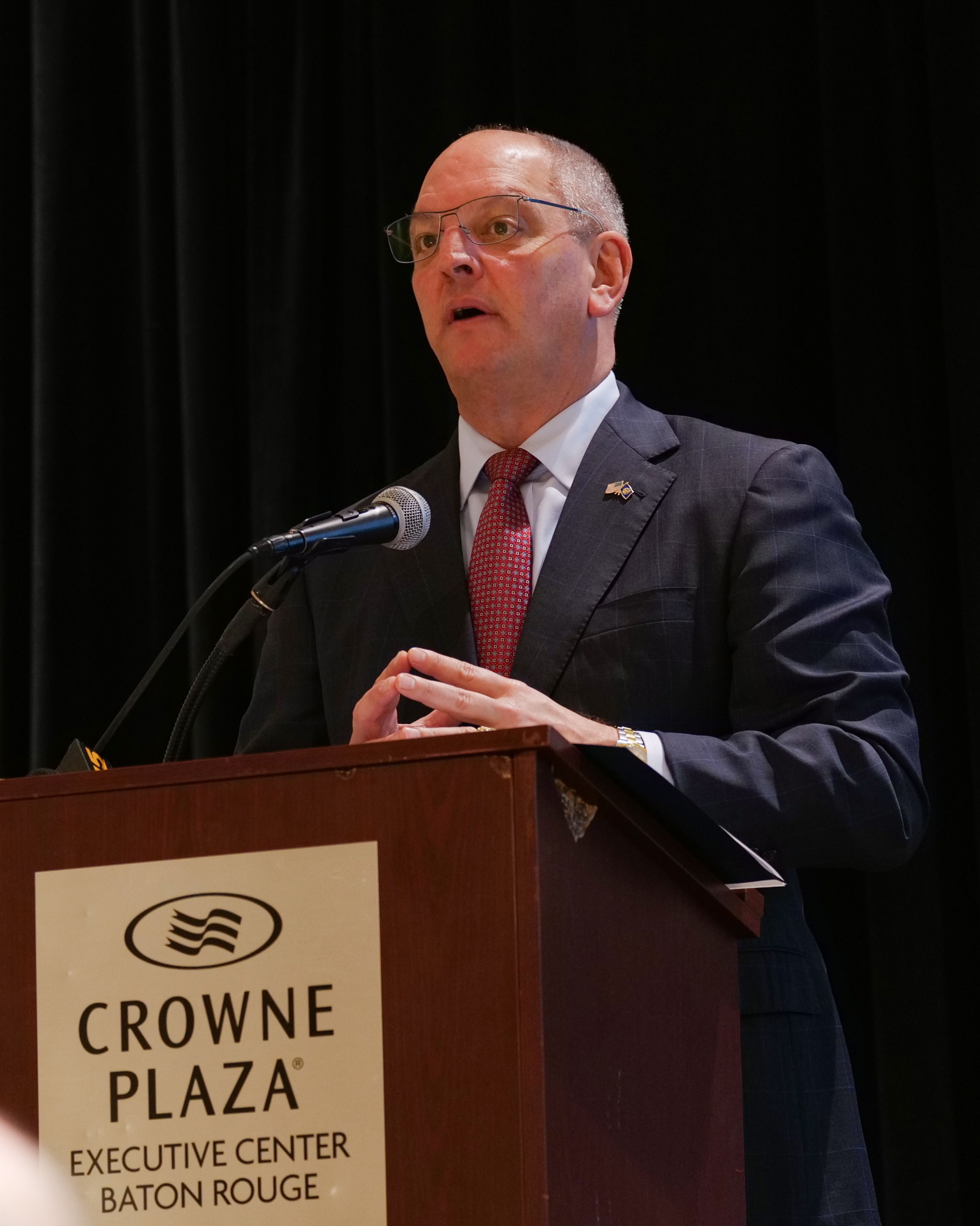 Farmers have ‘special responsibility’ to protect resources, governor says at conservation conference