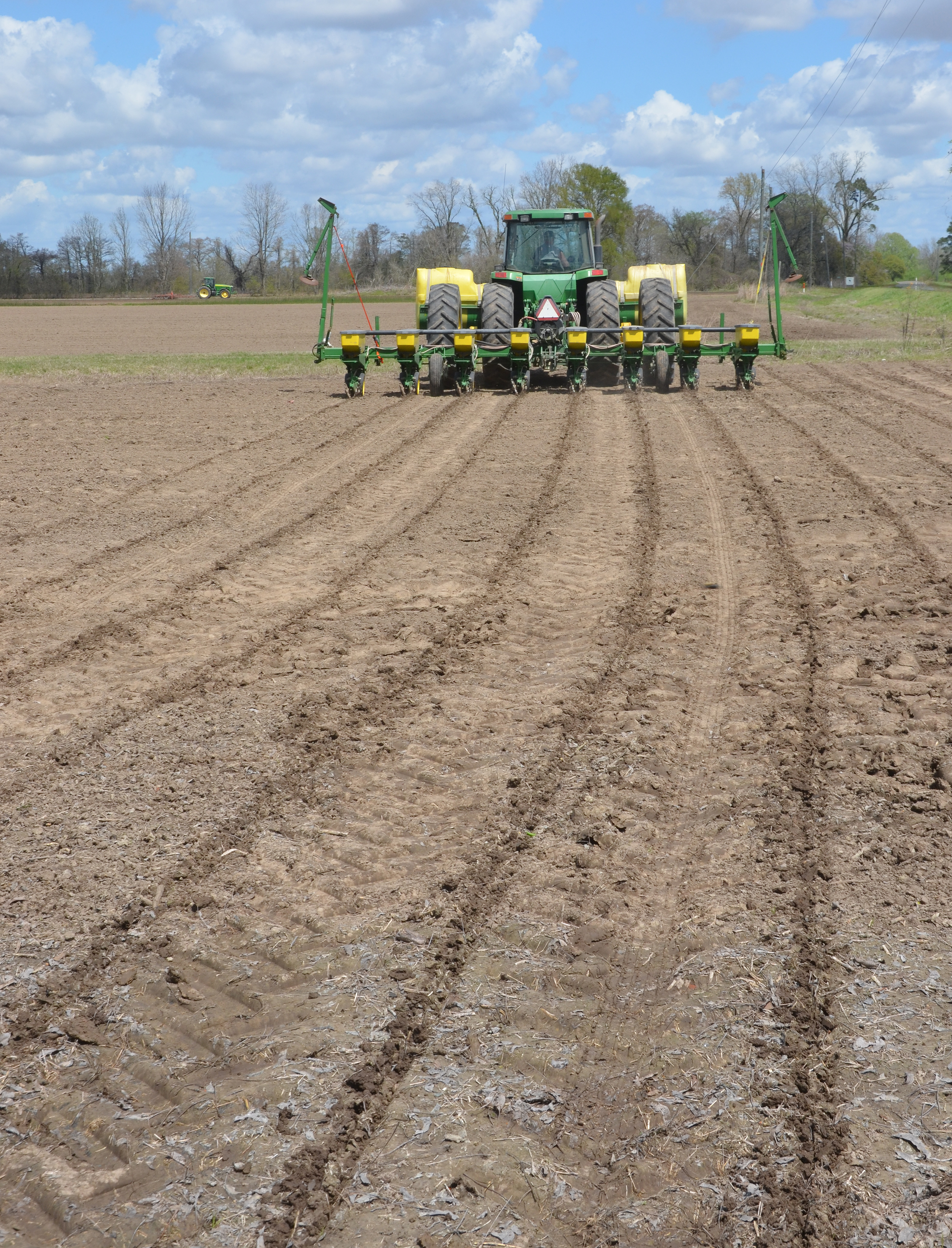 Louisiana corn farmers hurry to plant before hot weather