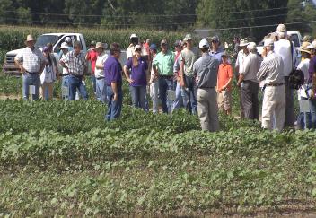 Farmers hear about pest control