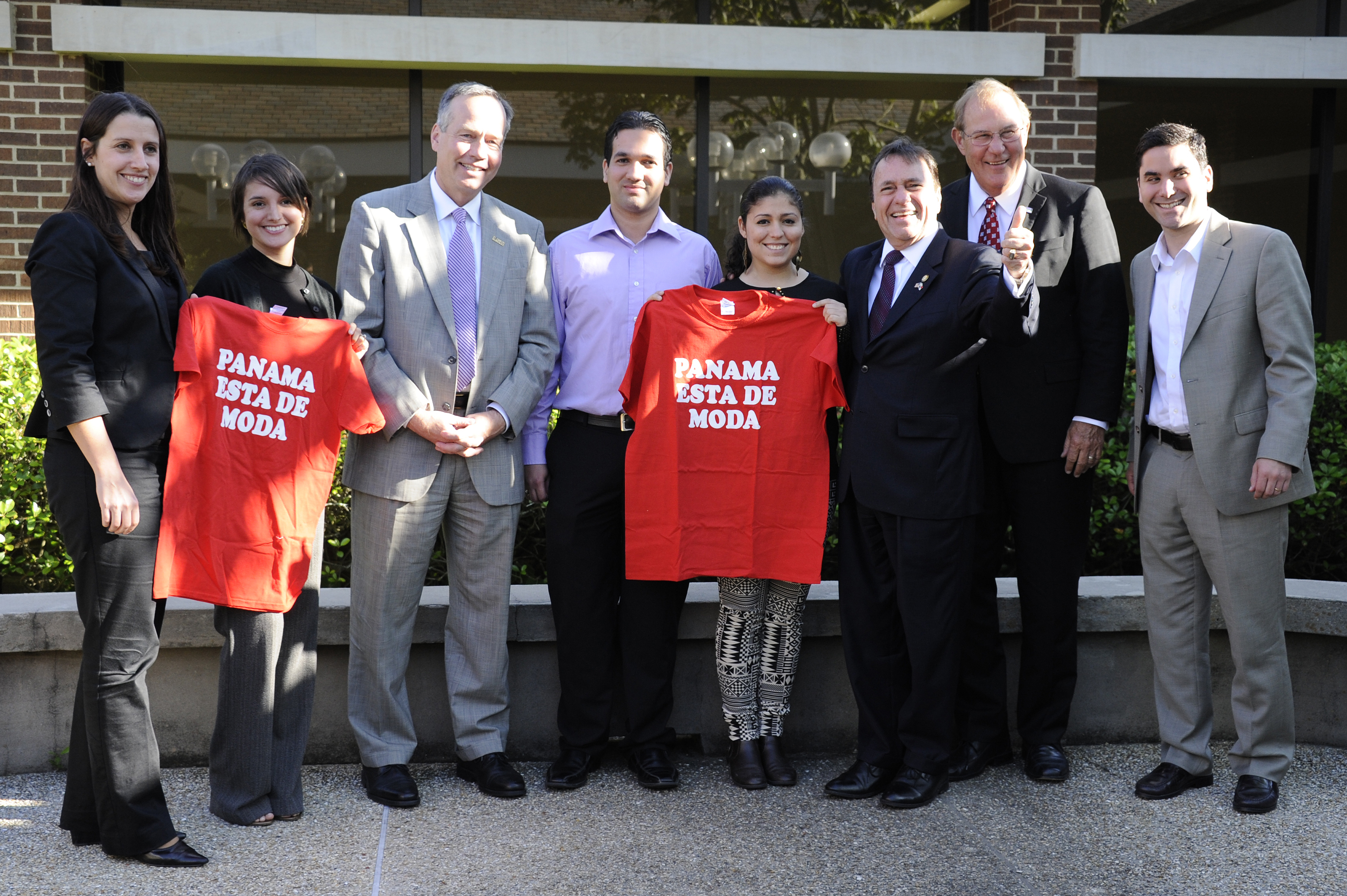 Panamanian official visits LSU, seeks stronger ties with business, agriculture