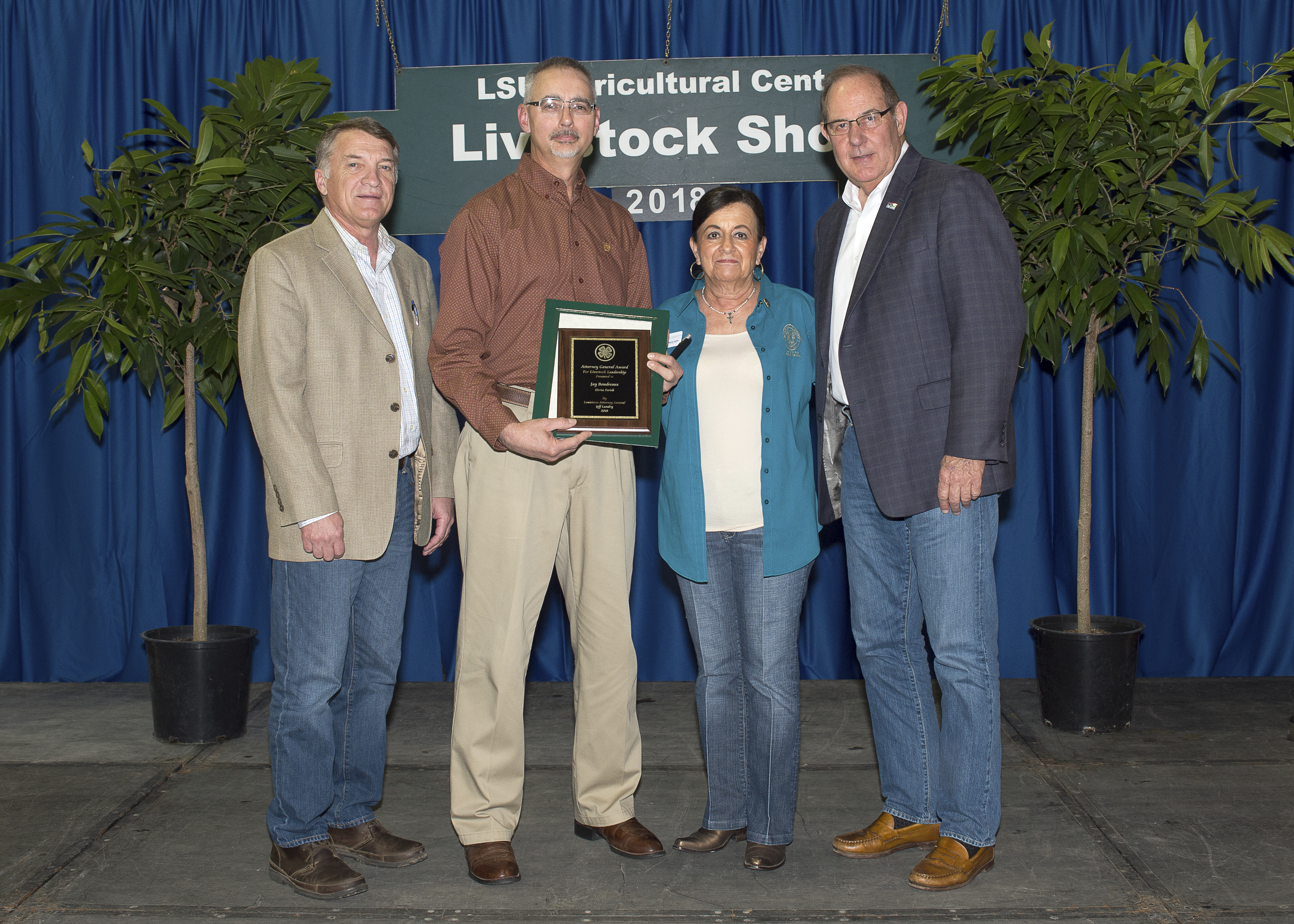 Livestock show awards honor 4-H, FFA members, volunteer